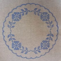 Keresztszemes 30 x 30 cm terítő lenvászon anyagon