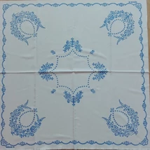 Előnyomott hímezhető kézimunka terítő - kalocsai minta 90X90 cm - 36