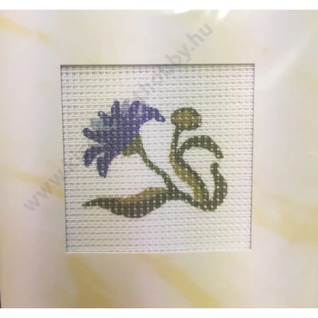 Búzavirág gobelin cérnával és papírkerettel 12 x 12 cm